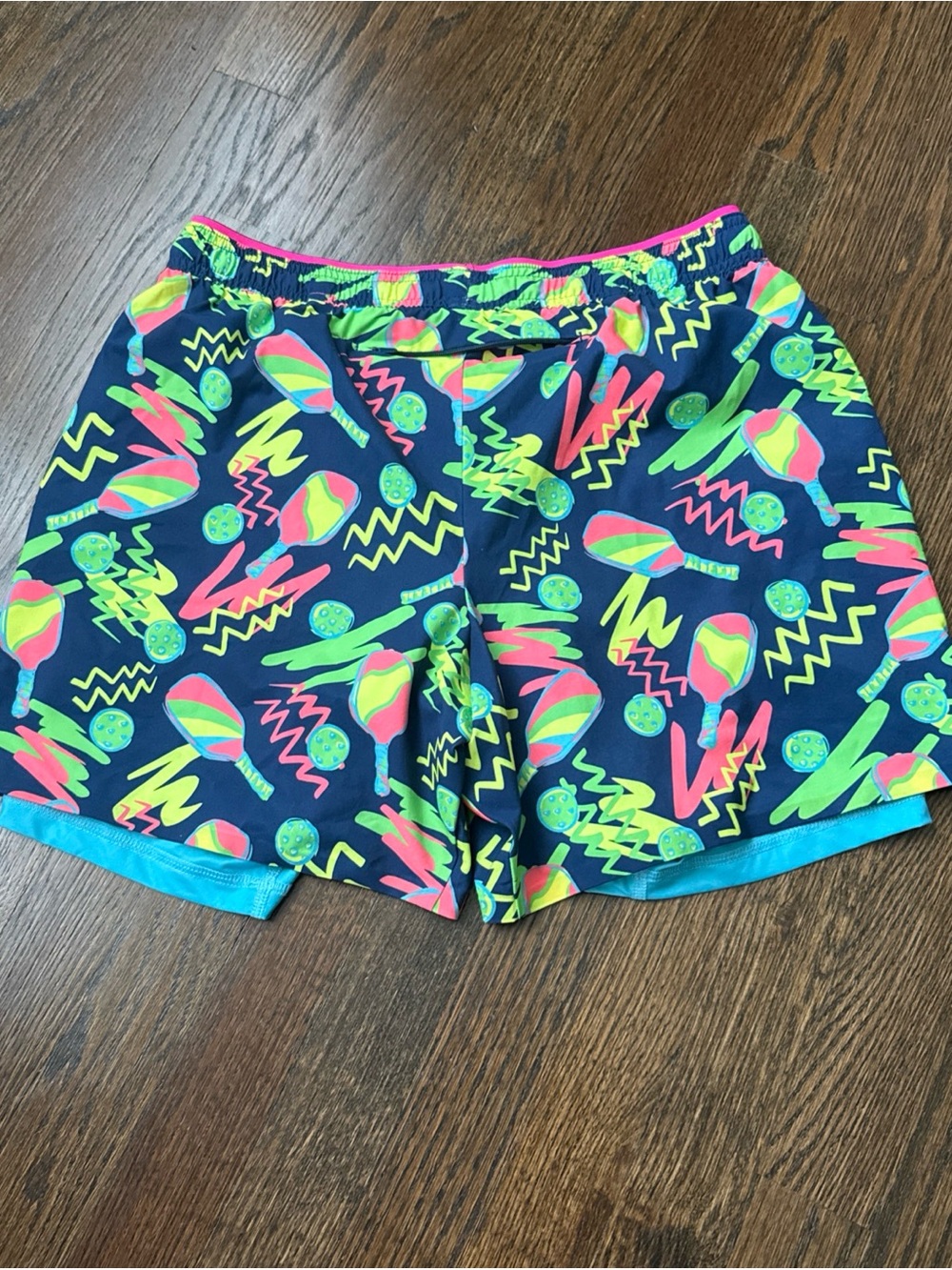 Chubbies Men’s Pickleball Shorts Gym Neon 5.5” Inseam - Picture 4 of 4